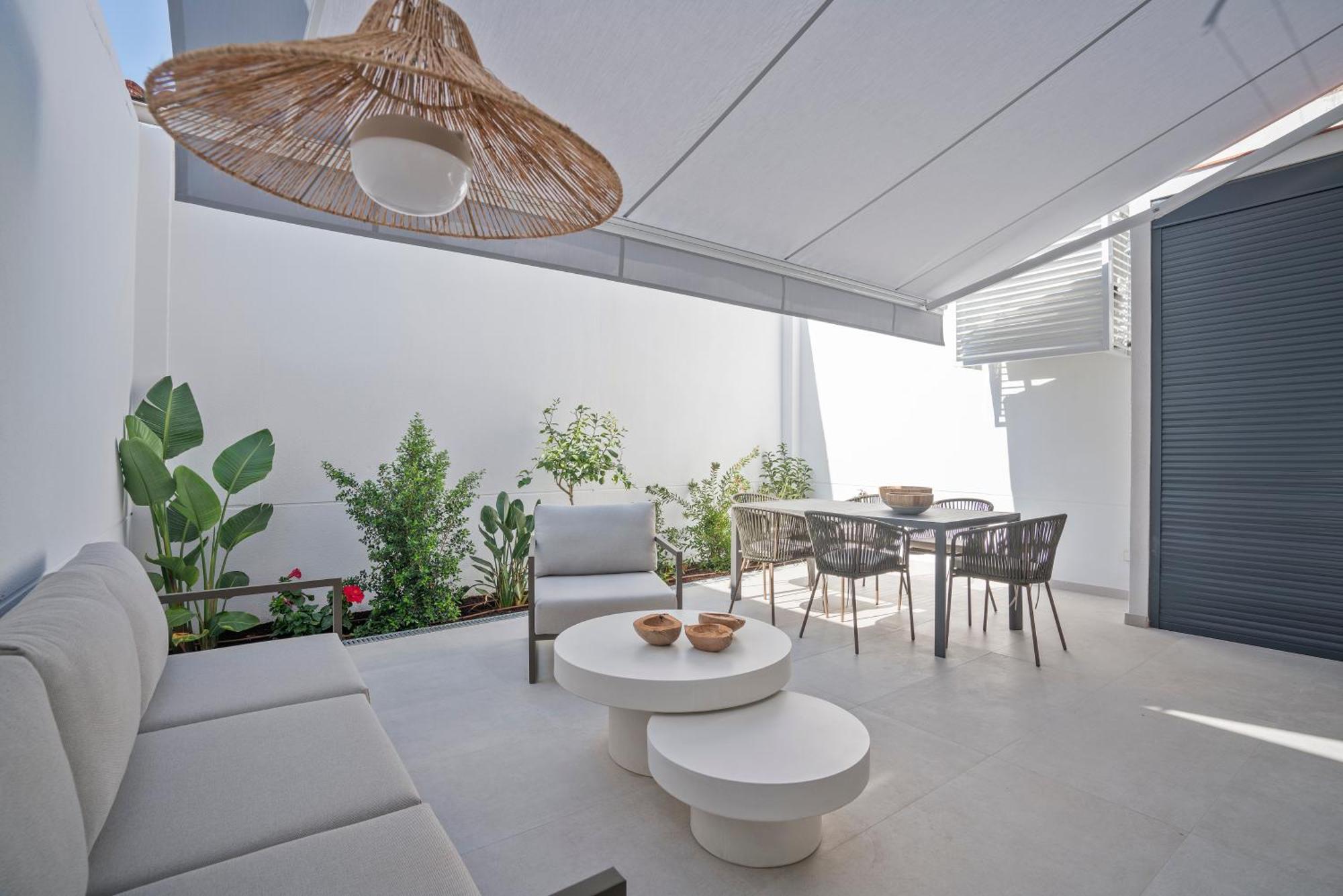 Sitges Spaces Garden Condo-2 Bedrooms, 2 Bathrooms, Garden Terrace, Near Center, Sleeps Up To 6- Monthly Rentals Only Esterno foto