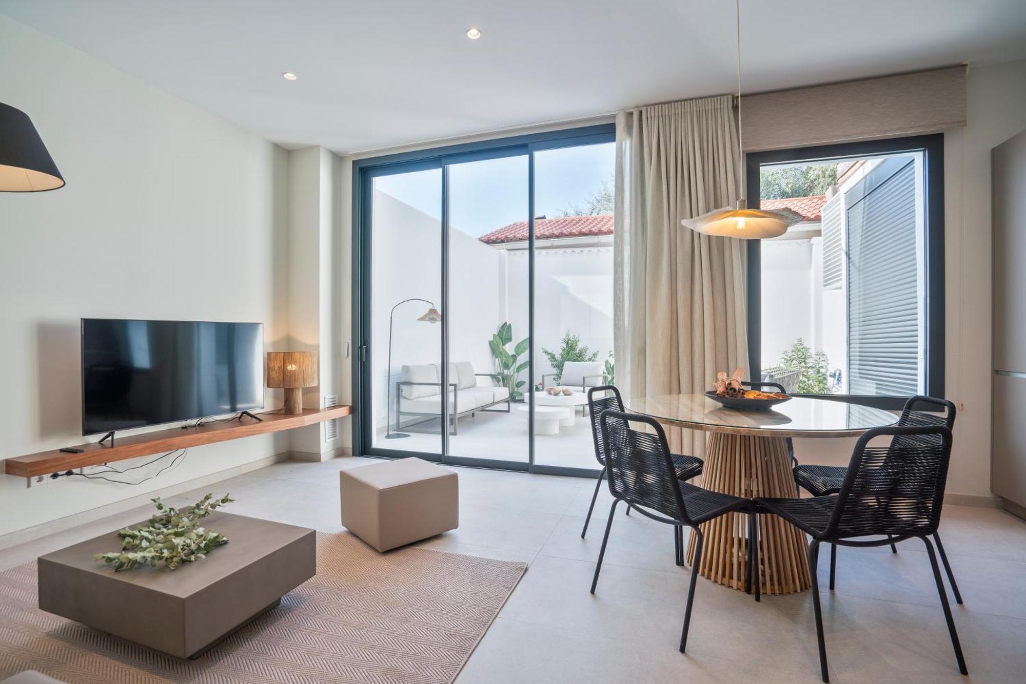 Sitges Spaces Garden Condo-2 Bedrooms, 2 Bathrooms, Garden Terrace, Near Center, Sleeps Up To 6- Monthly Rentals Only Esterno foto