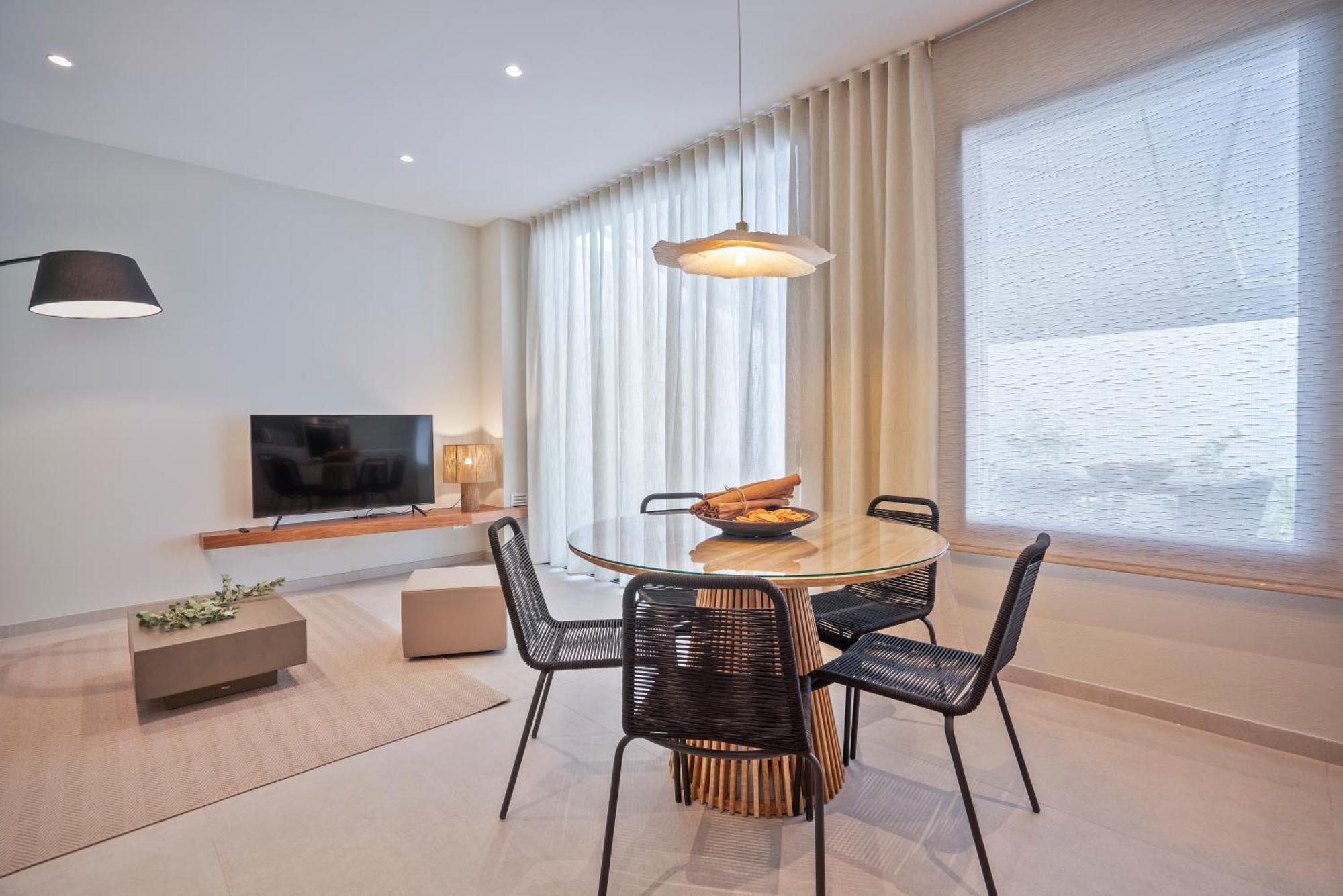 Sitges Spaces Garden Condo-2 Bedrooms, 2 Bathrooms, Garden Terrace, Near Center, Sleeps Up To 6- Monthly Rentals Only Esterno foto